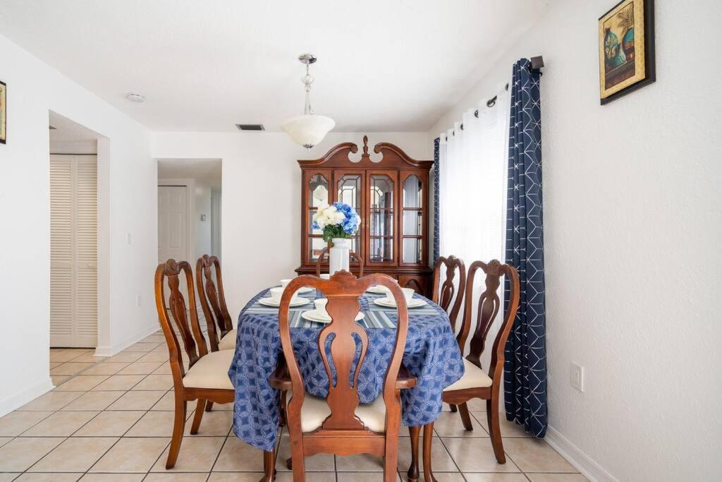 Perfectly Situated 2-Br Residential Home In Largo- Close To Beach And Everything!! Luaran gambar